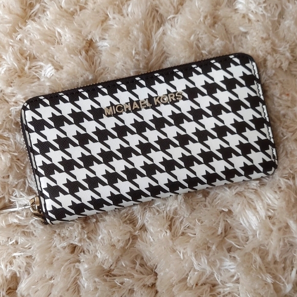 MICHAEL Michael Kors Handbags - Michael Kors Houndstooth Wallet, Black & White, Excellent Condition
